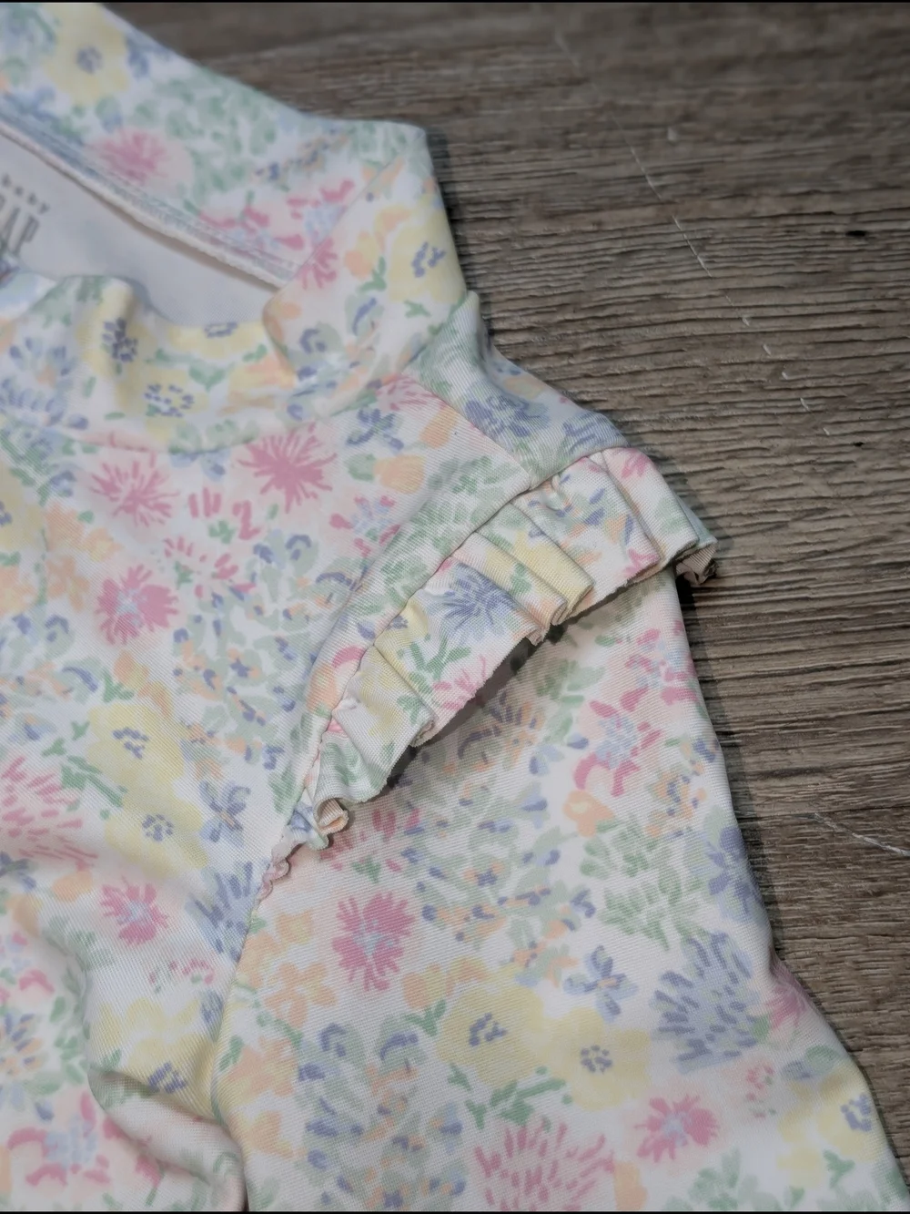 GAP Baby Girl Floral Long Sleeve Swim Rash Guard 6-12 Months Ruffles Pool Beach